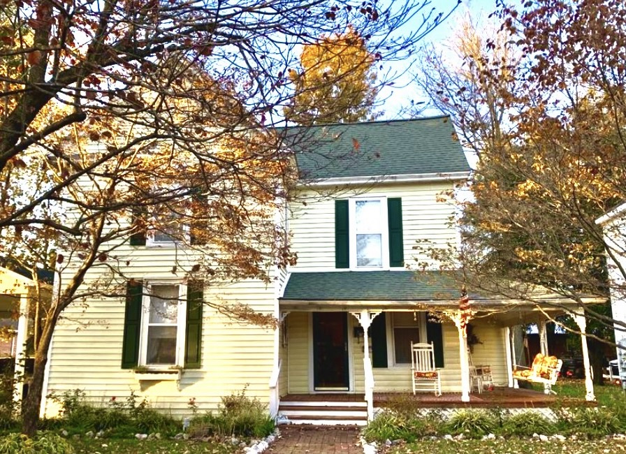 206 East Cypress 