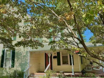 206 East Cypress 