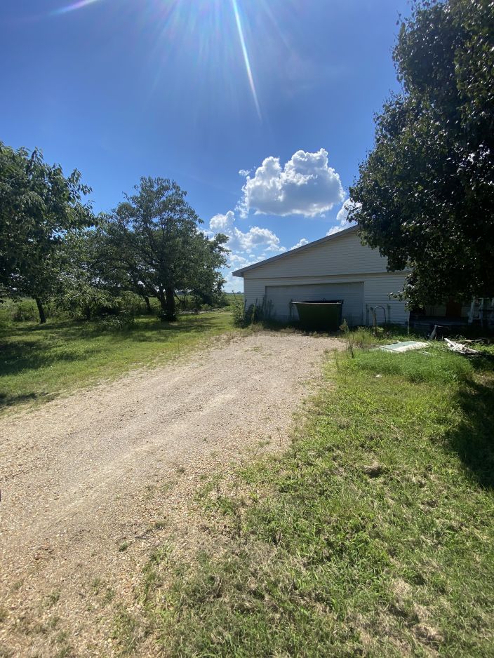 26213 State Hwy M MO 63852 3 beds 2baths