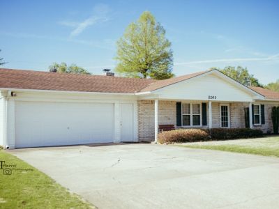 2203 Holly Avenue details
