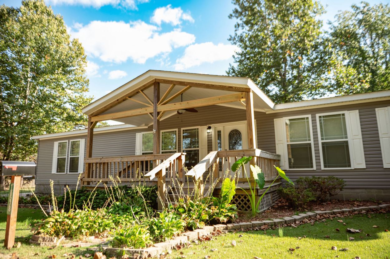 homes for sale commercial property listings Young Real Estate