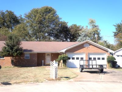 607 Marie Cove