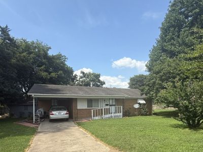 808 W 9th Street