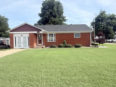 1116 Locust Drive details