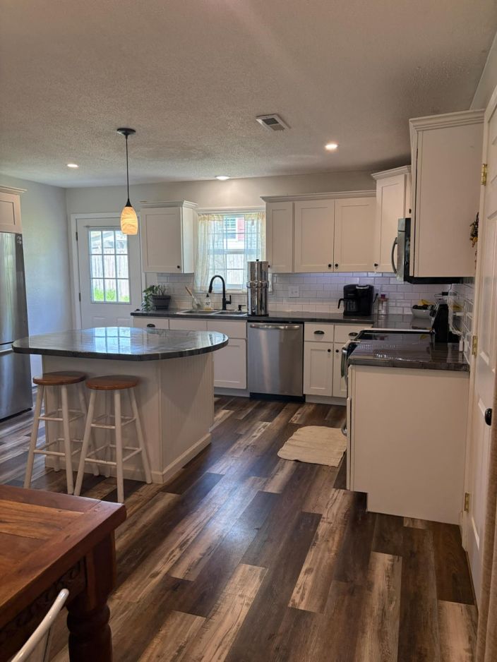 10817 Cabin Ln.