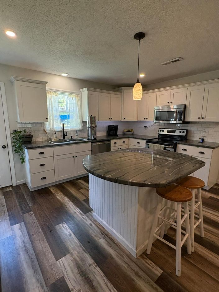 10817 Cabin Ln.