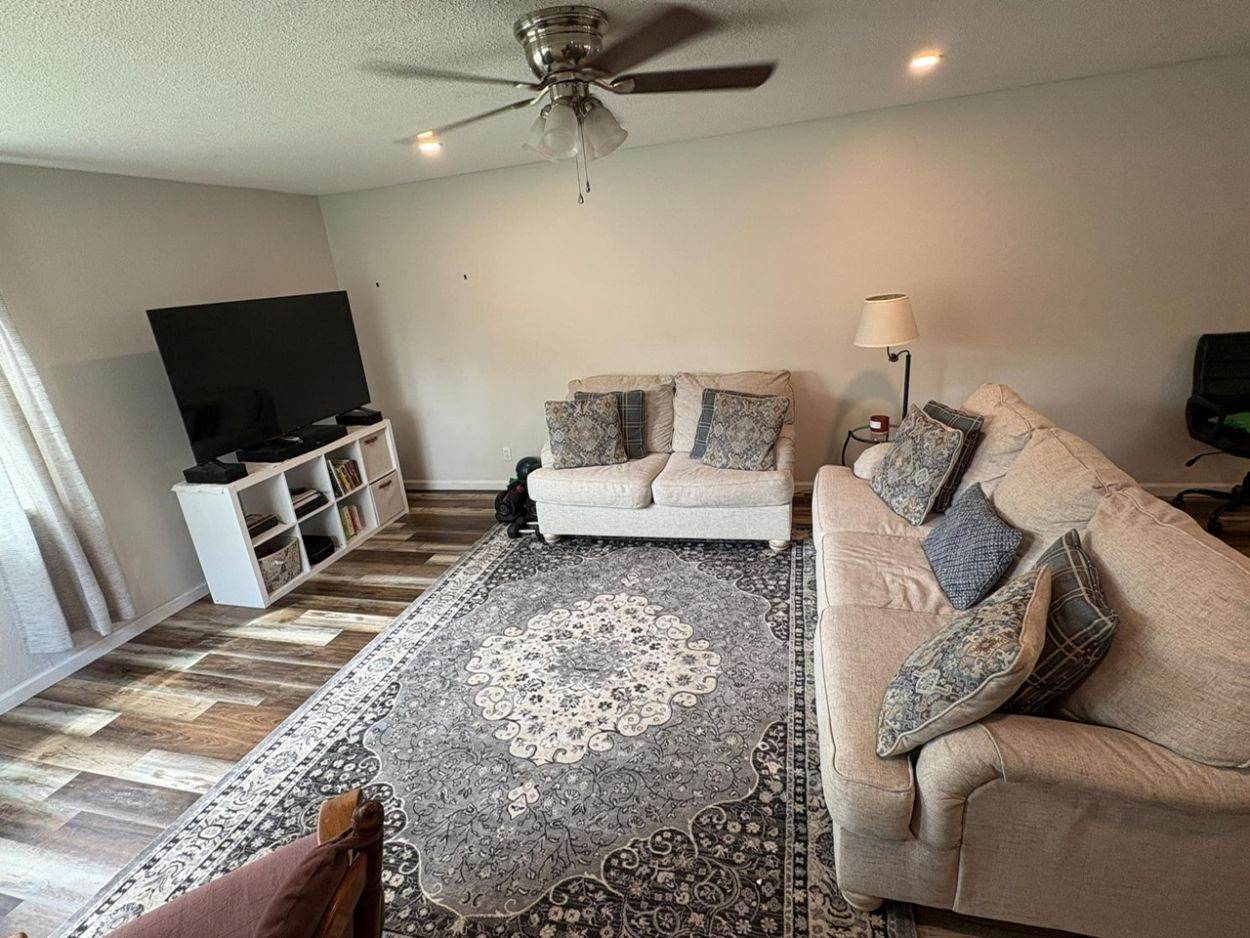 10817 Cabin Ln.