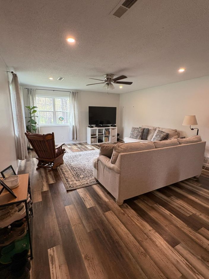 10817 Cabin Ln.