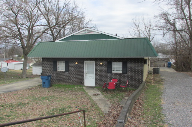 300 N Prairie