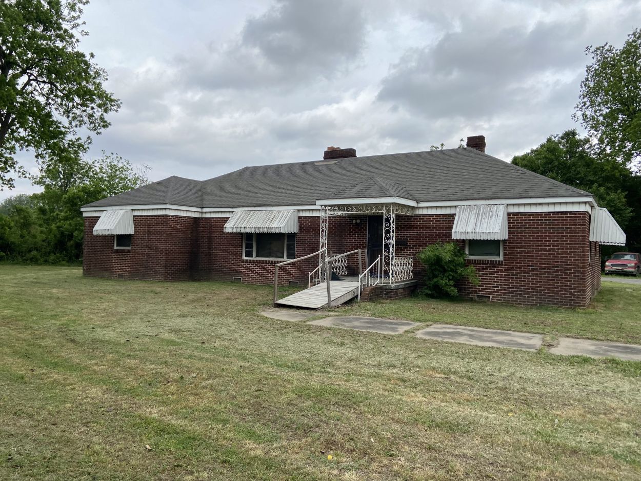 803  N. Walnut Street