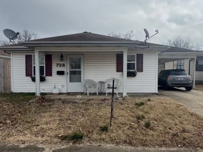 728 N Locust details