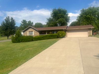 1001 E. Cottonwood Ln.