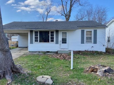 905 N.  Mulberry