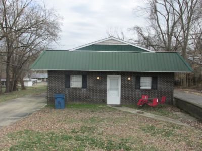 300 N Prairie