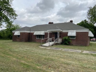 803  N. Walnut Street details