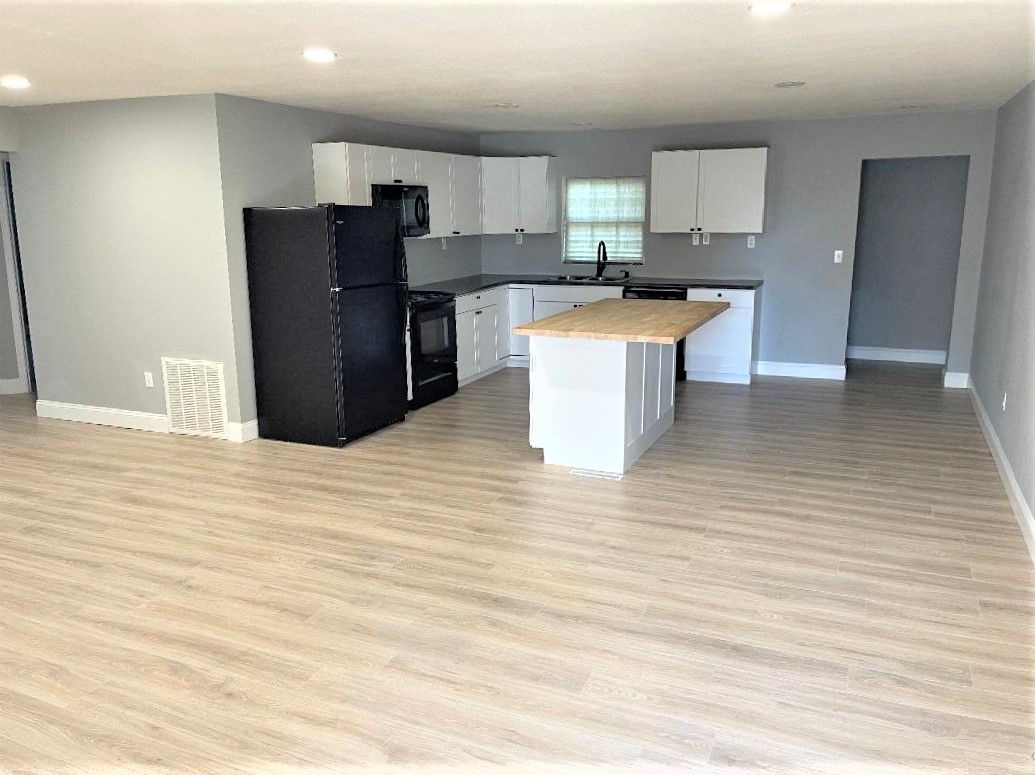 400 Hickory Hills Dr