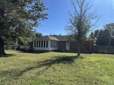802 Chautauqua Lane