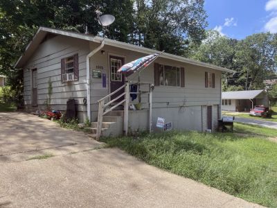 1005 Burford Ct