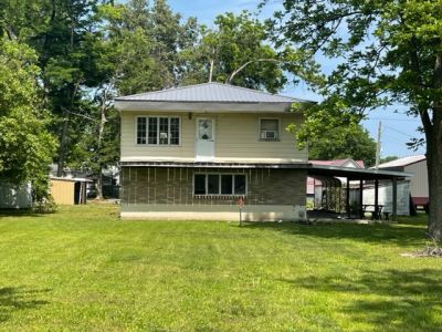 27936 Ash St details