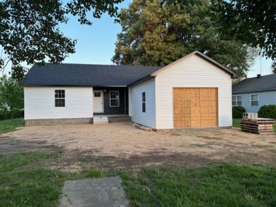 128 S Mulberry St details