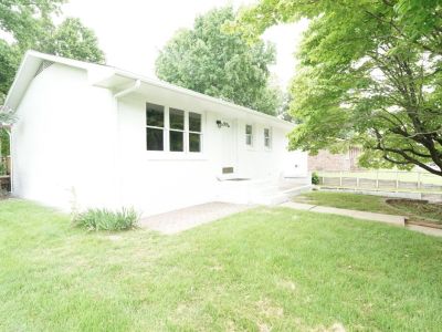 850 Cambridge Dr