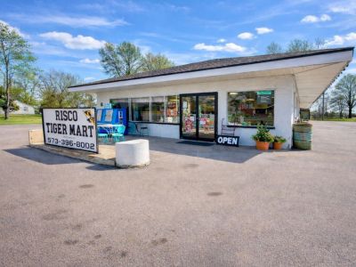 115 E Highway 62 details