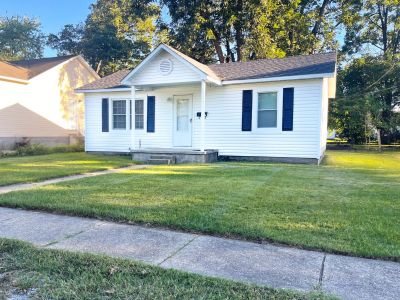 211 W Castor St details