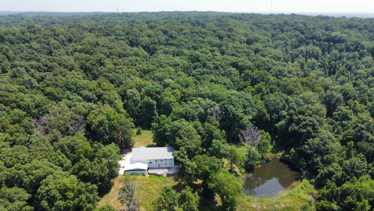 Bollinger Services 7628 Highway 77, Oran, MO 63771 749,000