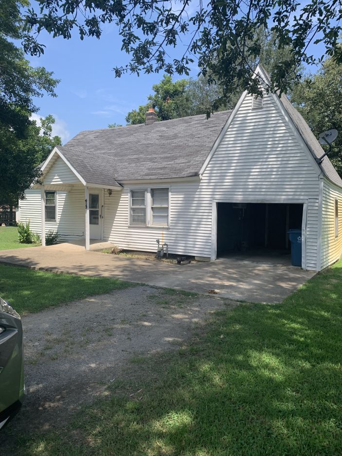413 Oak Street