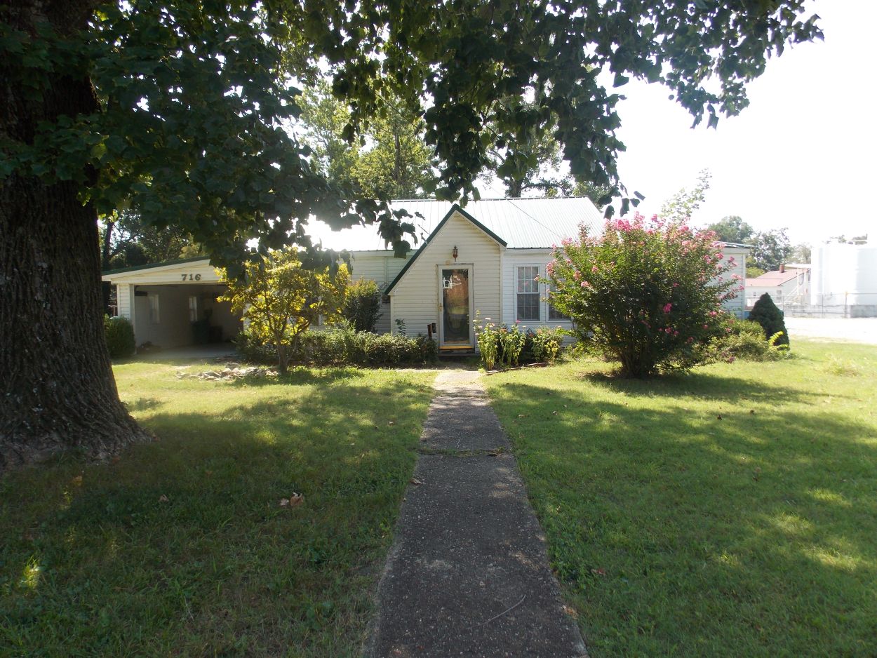 716 West Washington East Prairie , MO 63845 3 beds 2baths