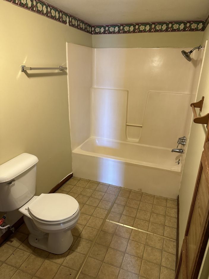 312 N. Center East Prairie, MO 63845 9+ beds 5+baths