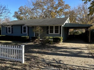 316  W Pecan Street